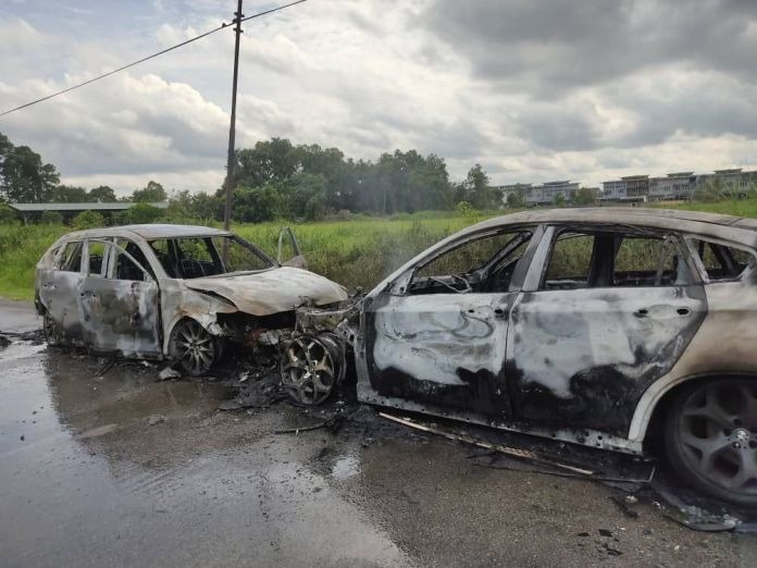 Two Vehicles Destroyed in Fire at Kampung Sungai Tapang, Kuching