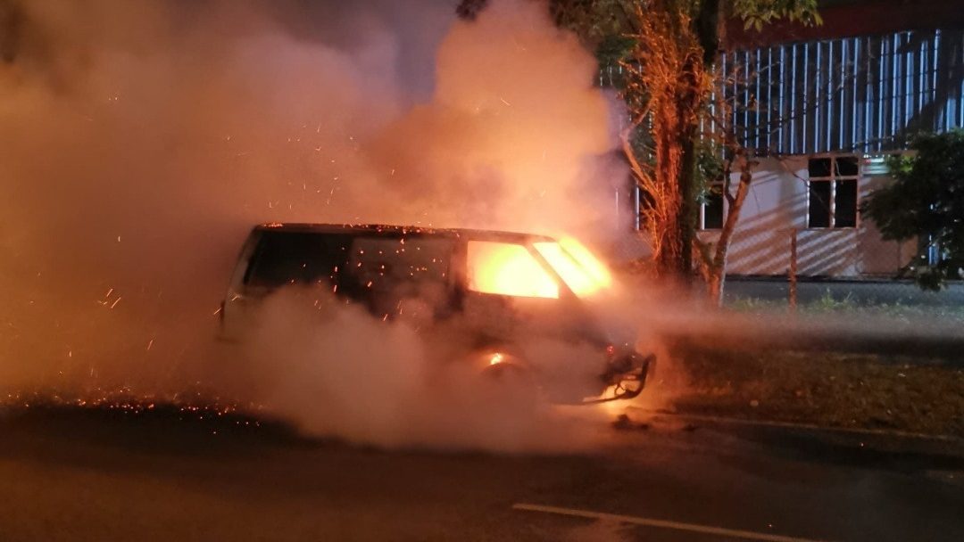 Van in Kuching Goes Up in Flames No Injuries Reported