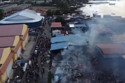 Devastating Blaze in Tawau 62 Houses and Mosque Destroyed in Water Village