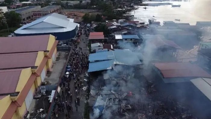 Devastating Blaze in Tawau 62 Houses and Mosque Destroyed in Water Village