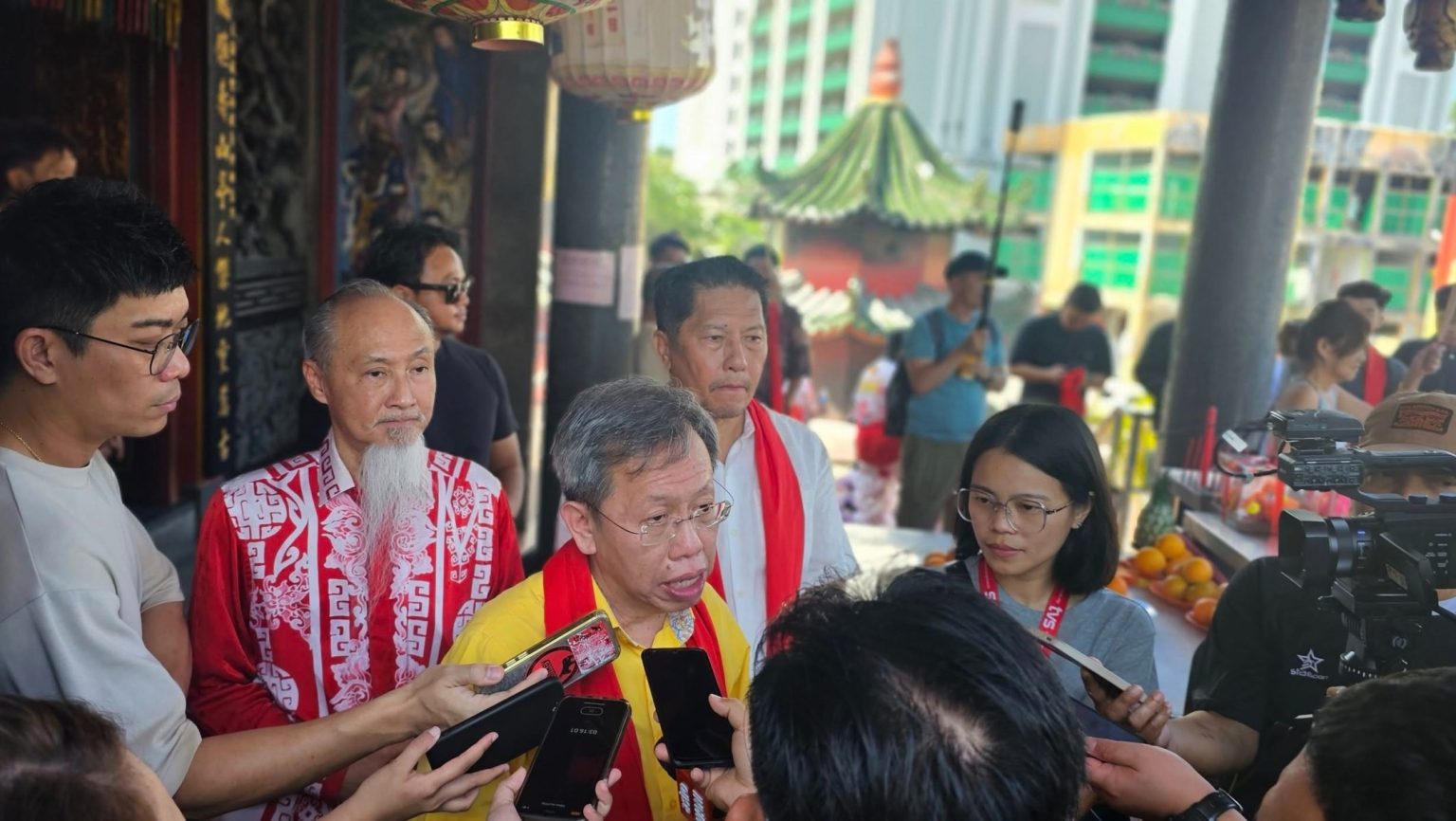 Dr Sim Urges Sarawakians to Stay Alert Amid hMPV Concerns