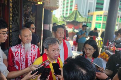 Dr Sim Urges Sarawakians to Stay Alert Amid hMPV Concerns