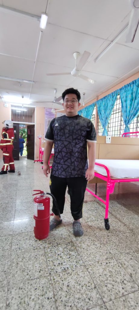 Hero Doctor Saves Lives by Extinguishing Fire in Saratok Hospital