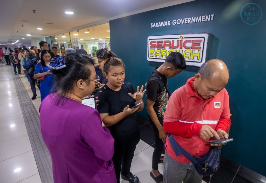 Long Queues Frustrate Sarawakians Over SKAS Registration Issues