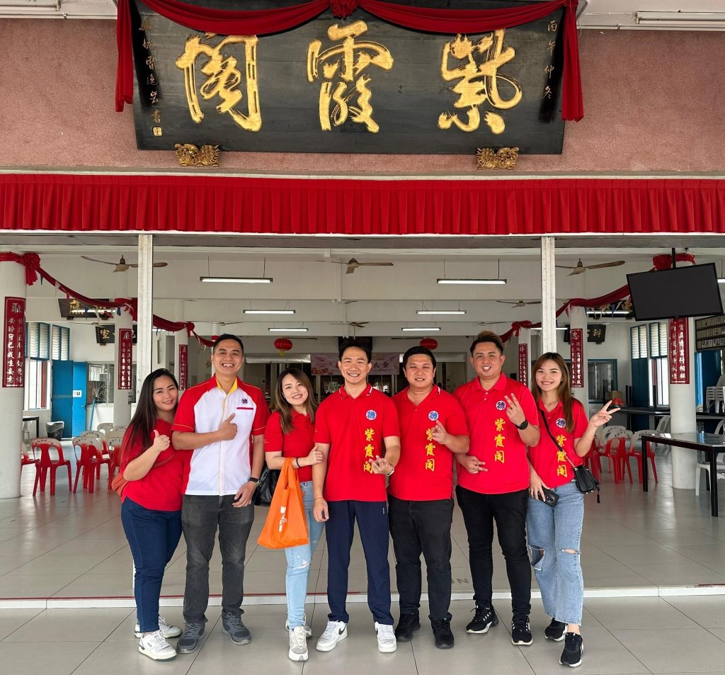 Mayor Wee Hong Seng Leads Successful CNY Alms Giving in Kuching 2025