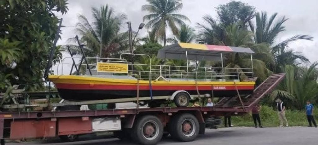 New Fibre Boats for Kampung Selampit Villagers A Lifeline Before Bridge Completion