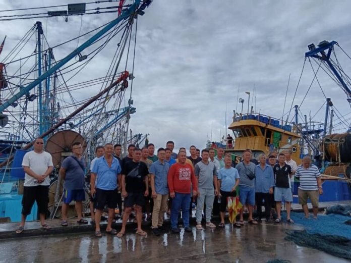 Sarawak Fishermen Protest Costly Tracking Devices, Demand Resolution