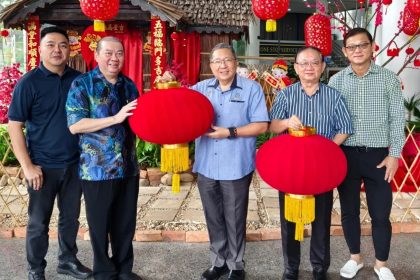 Tabuan Jaya Chamber Donates to Brighten Kuching for Chinese New Year