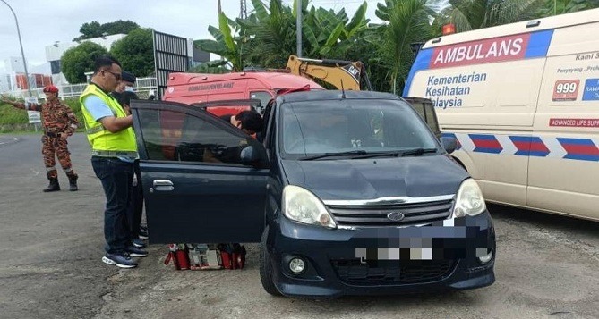 Tragedy in KK Senior Citizen Dies Inside Locked Car, Flood Rescues Ongoing