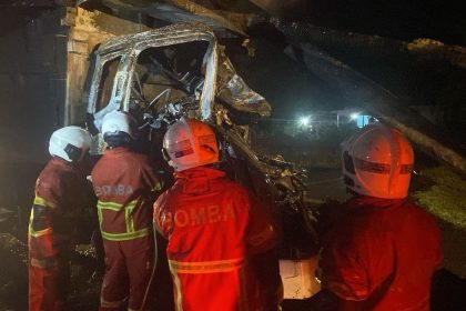 Tragedy on Jalan Bintulu-Miri Lorry Driver Killed in Fiery Crash