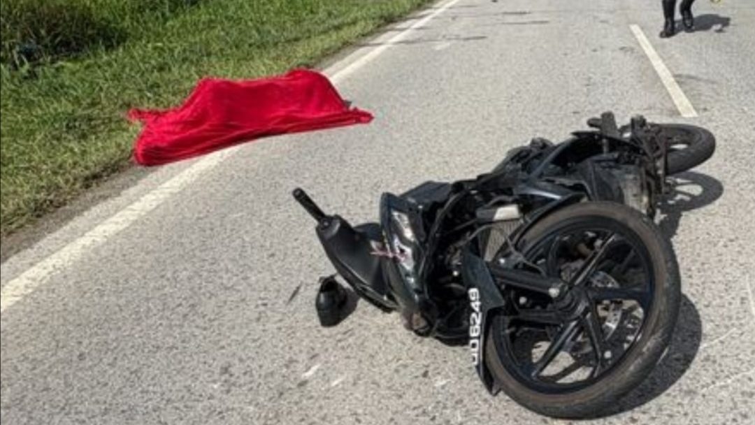 Tragic Three-Vehicle Collision Claims Life of Young Rider in Kota Samarahan