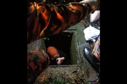 Woman Rescued After Falling Into 7-Foot Manhole at Jalan Simpang Tiga