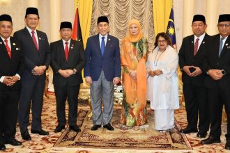 Sarawak Governor Welcomes Courtesy Visit from Ministry of Works Delegation