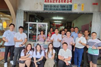 Team Dynamic Kuching Shares Over 100 Free Meals at Padungan for Lunar Month Celebration